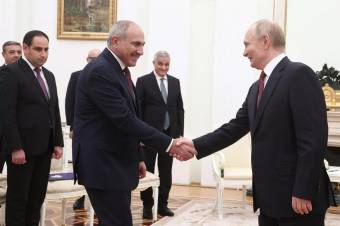 Ինչպե՞ս վերցնել իշխանությունը՝ գրոհո՞վ, թե՞ համոզելով