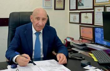 «Հրապարակ». Էդպես կոպիտ մի ասեք ՔՊ-ական՝ ճիշտ արտահայտվեք
