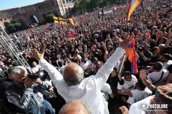 Մեր երկիրն այնքան փոքր է, որ ինչ որ բան փոխելու համար հազարներ պետք չեն