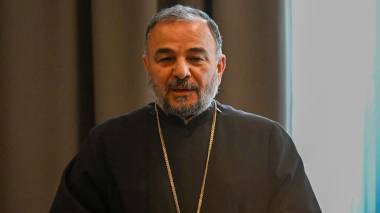«Հրապարակ». Արցախի թեմի առաջնորդը պարզերես լինելու ուղիներ է փնտրում