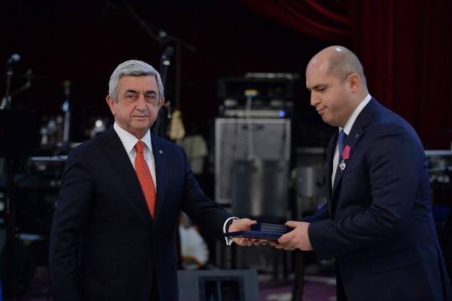 Արմեն Աշոտյանն ընդդեմ Սերժ Սարգսյանի