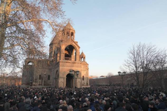 Երբ իշխանություն կա, բայց պետություն չկա՝ մարդիկ համախմբվում են․․․
