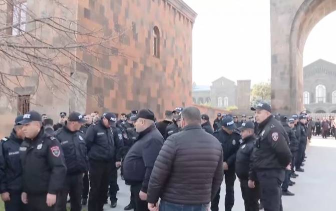 Մայր Աթոռի վրա  գրոհը դիտվում է  որպես Մոր վրա հարձակում