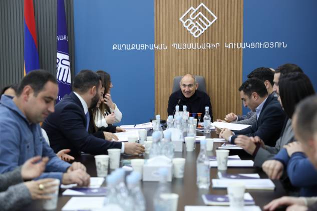 «Հրապարակ»․ Երկրի խնդիրները լուծելու փոխարեն նախընտրական քասթինգներ է անում 