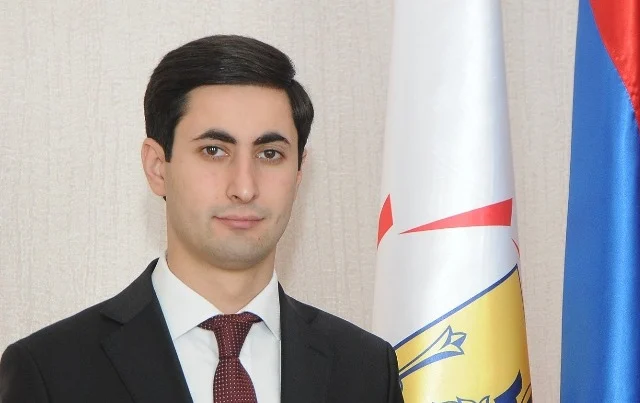 «Հրապարակ»․ Արգելել են մոտենալ ՔՊ-ականների տներին