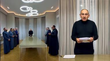 Երբ հոտը թեքվում է, կաղերն առաջ են ընկնում