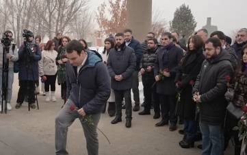 Խոնարհվում ենք հայրենիքի համար իրենց կյանքը չխնայած բոլոր հայորդիների հիշատակի առջև (տեսանյութ)
