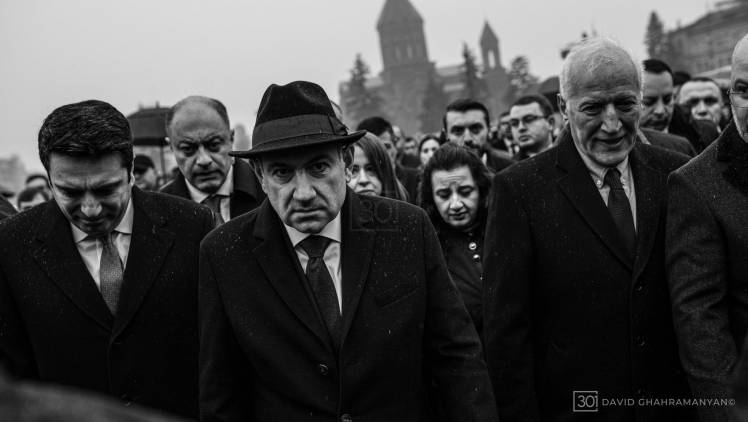 Վառոդի տակառի վրա