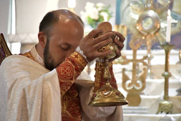 «Հրապարակ»․ Աստված տա՝ այդ ընտրությունն անելու առիթ չունենանք