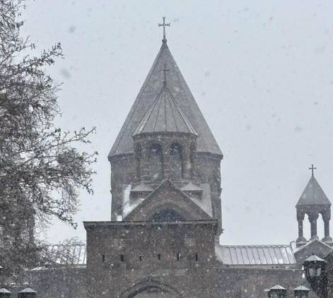 Գործել օրենքի շրջանակներում․ Մայր Աթոռի կոչը Հայաստանի իշխանությանը