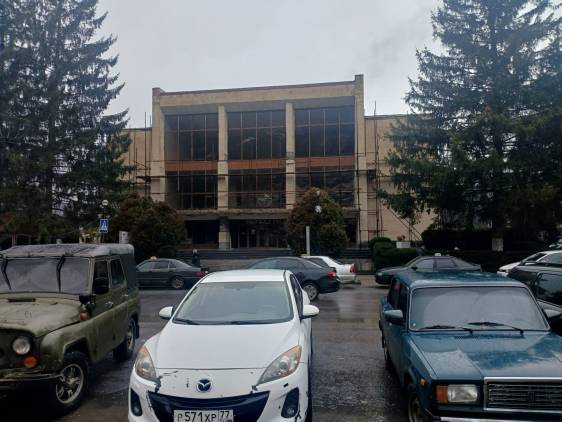 «Հրապարակ»․ Մի ժամանակ այդ շենքում կյանքը եռում էր, 3 տարի է՝ նորոգումը չի ավարտվում