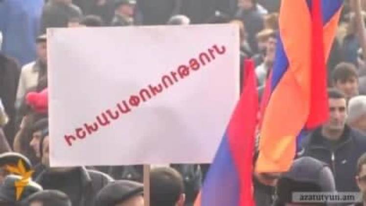 Մարդկանց մի ճանապարհ են թողել` հայհոյելն ու անիծելը