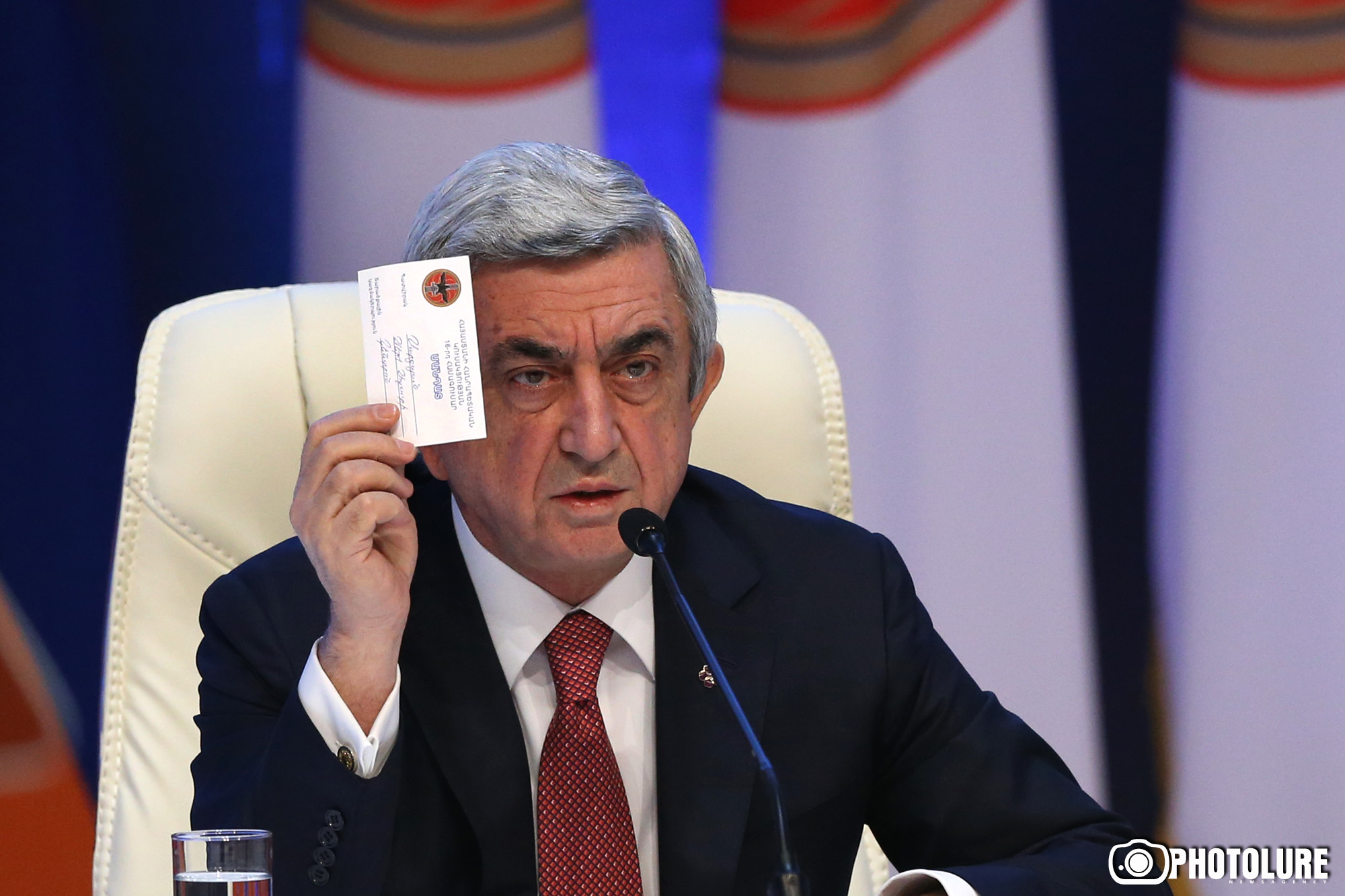 Այդ հին, կոտրած տաշտակները