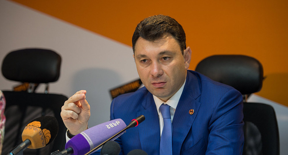 Պարոնայք և տիկնայք պատգամավորներ, դուք կարող եք ազատագրվել