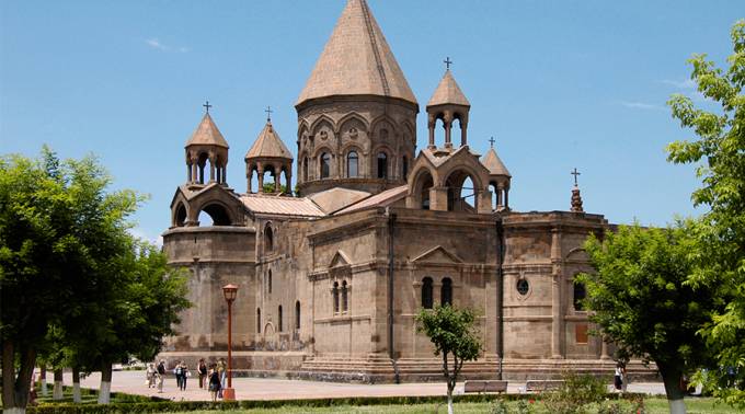 Հայոց պատմության ամենաողբերգական էպիզոդներից մեկի ժամանակ եկեղեցին անտեր է թողել ժողովրդին