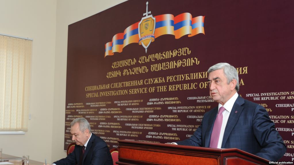 Ո՞վ է գրում Սերժ Սարգսյանի տեքստերը 