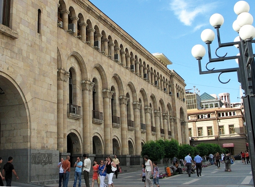 «Նոյան Տապան» գրատունը նույնպես հեռացվեց