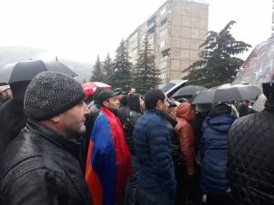 Փաշինյանը Հրազդանում չարտասանեց, Սասուն Միքայելյանն էլ նախընտրեց լռել