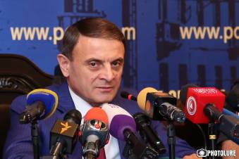 Քաղաքական պահմտոցի. Պառա յա՜, բացեցի՜, ում որ տեսա…
