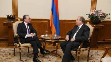 Դեսպանի նշանակման հողի վրա սրվել են ՀՀ նախագահի եւ ԱԳ նախարարի հարաբերությունները