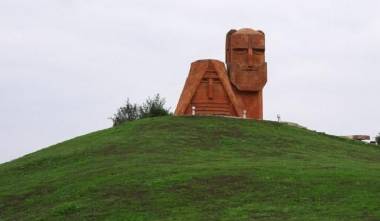 Նկատո՞ւմ ենք, որ Արցախի շուրջ կառքը տեղափոխվում է ձիուց առաջ 