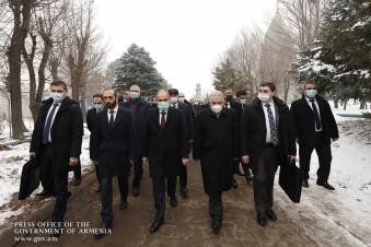 Արժանապատվություն եւ ճակատագիր