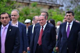 Դրսի թշնամու դեմ պայքարելու փոխարեն ներսի «թշնամուն» ոչնչացրին