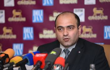 Ամեն ինչ «դորդուբեշ» են արել, հիմա էլ աշխատաժամերն են ավելացնում․ տնտեսագետ