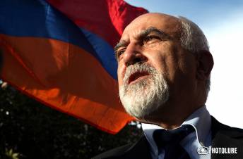 Տեր-Պետրոսյանը, չնայած իր տարիքին, պետք է ճիգ գործադրի հասկանալու համար․ Հայրիկյան
