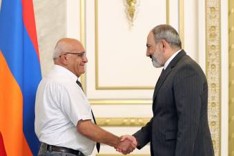Հաճախորդների լյուստրացիայի ֆոտոսեսիա