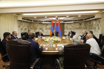Նիկոլ Փաշինյանի հետ հանդիպմանը միշտ գալիս են տասը հոգով