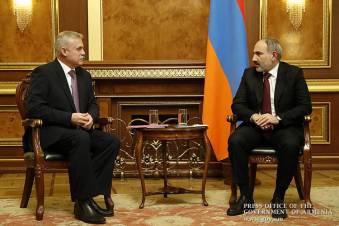 Ինչո՞ւ է Զասը Երևանում 