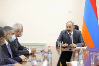 Փաշինյանի նկարը պետք է ոչ թե պատից կախեն, այլ դեմը մոմ վառեն ու խունկ ծխեն