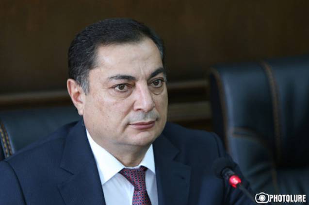 «Հրապարակ»․ Վահրամ Բաղդասարյանը տեսել է, թե ինչպես են ավտոբուսներով աշխատողներին տանում «Իմ քայլի» հավաքներին
