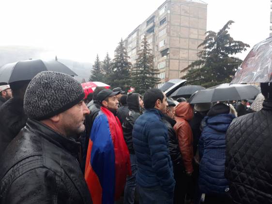 Փաշինյանը Հրազդանում չարտասանեց, Սասուն Միքայելյանն էլ նախընտրեց լռել