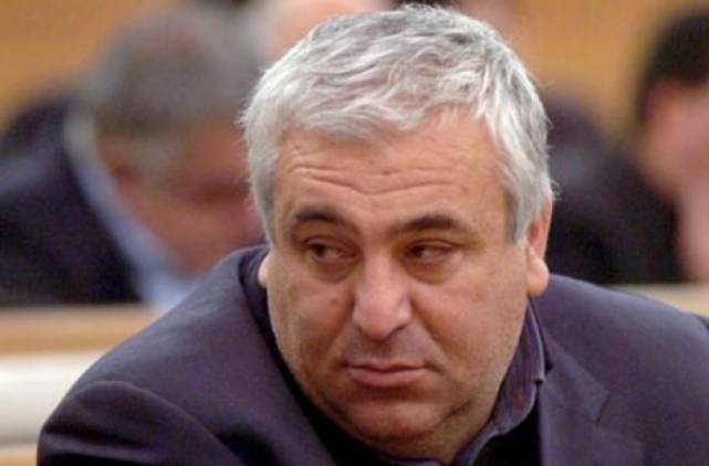 «Հրապարակ».  Հակոբ Հակոբյանի չընտրվելու դեպքում՝ Մանվել Գրիգորյանը Նոր տարվան կլինի տանը. Նազիկ Ամիրյանը հավաքել է կողմնակիցներին