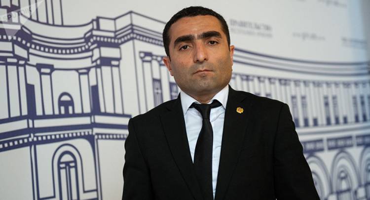 Ասֆալտին փռվելու և պատերին ծեփվելու որևէ գործընթաց ինձ հայտնի չէ. Կոտայքի մարզպետ 