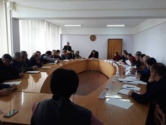 Դրամական խրախուսումներ դրսում աշխատող հավաքարարներին եւ բանվորին. կայացավ տարվերջյա ավագանու նիստ