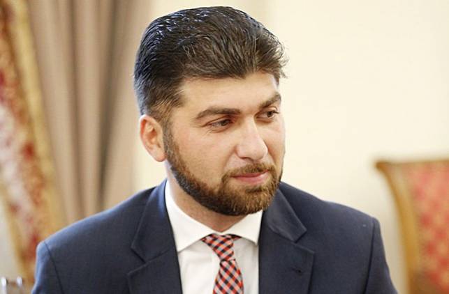 Հպարտ է իր մամուլի խոսնակով 