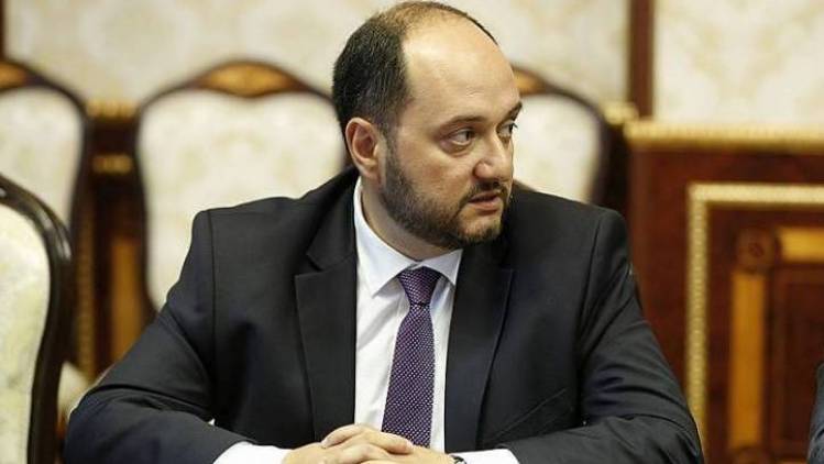 «Հրապարակ»․ «Սուպերնախարարության» նորամուտը Արայիկ Հարությունյանն անցկացնում է դրսում