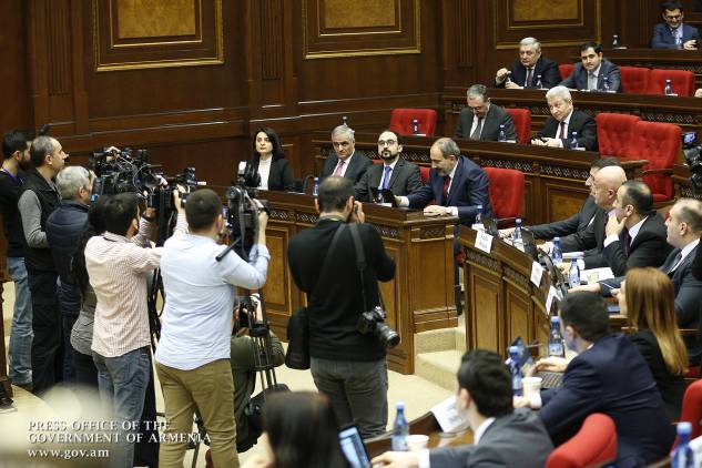 «Հրապարակ». Նիկոլ Փաշինյանը պաշտոնյաների Ֆեյսբուքներից դժգոհ է