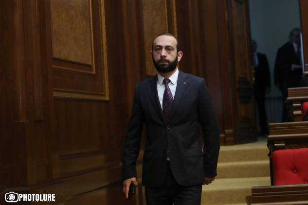 «Հրապարակ».Արարատ Միրզոյանը հաղթահարել է աղքատ լինելու բարդույթը, նա իր հասանելիքը չի կրճատում