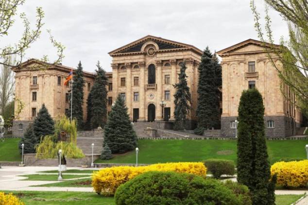 «Հրապարակ». «Իմ քայլում» դեռ չեն սերտել ԱԺ-ի տեխնիկական պարզագույն հմտությունները
