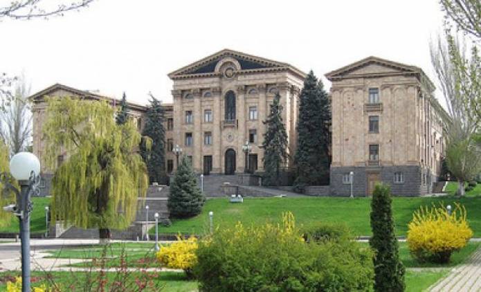«Հրապարակ».ԱԺ շենքն ամռանը նորից կվերանորոգեն