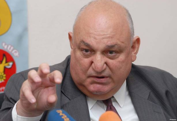 Ինչի՞ պիտի ուրախ լինեմ, ջահել մարդը կասկածյալ է, փոքր երեխաներ ունի