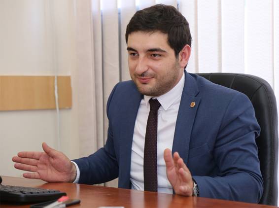 Սա Էդմոն Մարուքյանն է՝ մի հրա՜շք անձնավորություն