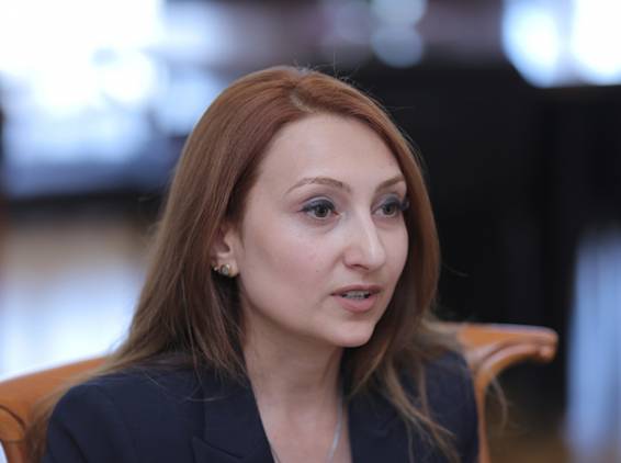 «Հրապարակ». Մակունցին նոր Տոյոտա Քեմրի են գնե՞լ