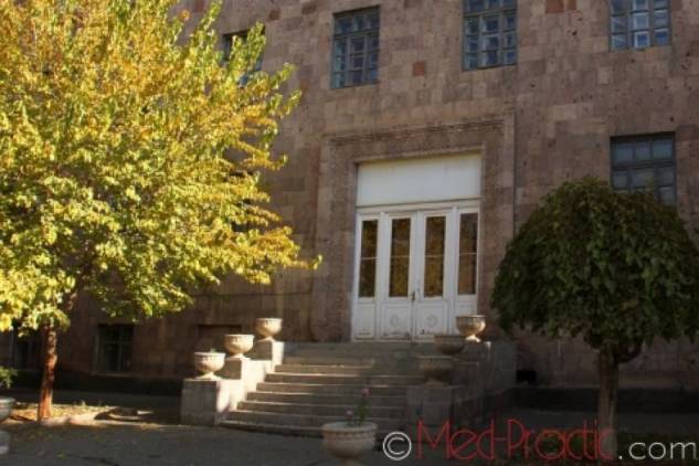 Անձի նկատմամբ հարկադիր բուժում,  առանց նրա իրազեկված համաձայնության և (կամ) դատարանի  ակտի
