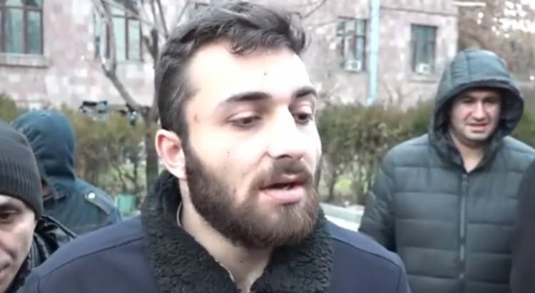 Ունքը շինելու տեղ,  աչքն էլ հանեց․․․