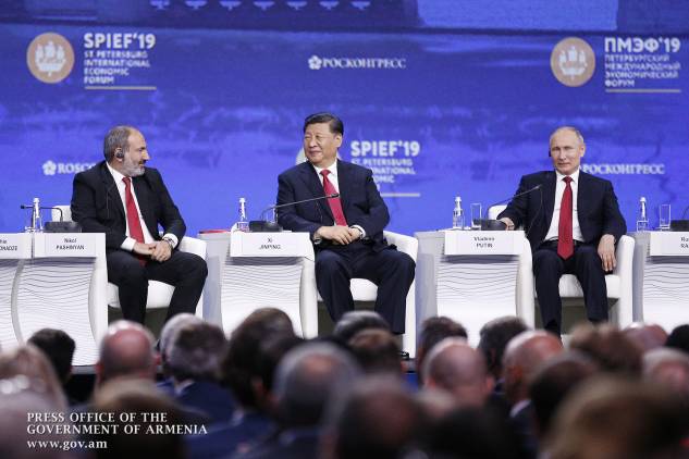 «Հրապարակ».Վարչապետի ռուսերենն ու Զախարովայի ֆեյսբուքյան գրառումը 